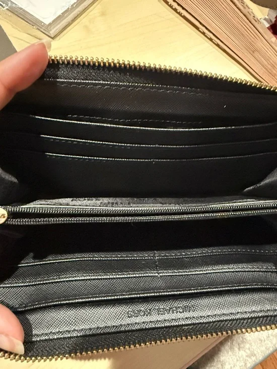 Michael Kors Black Patent MK Logo Zip-Around Wallet with Gold Plaque - Picture 4 of 5